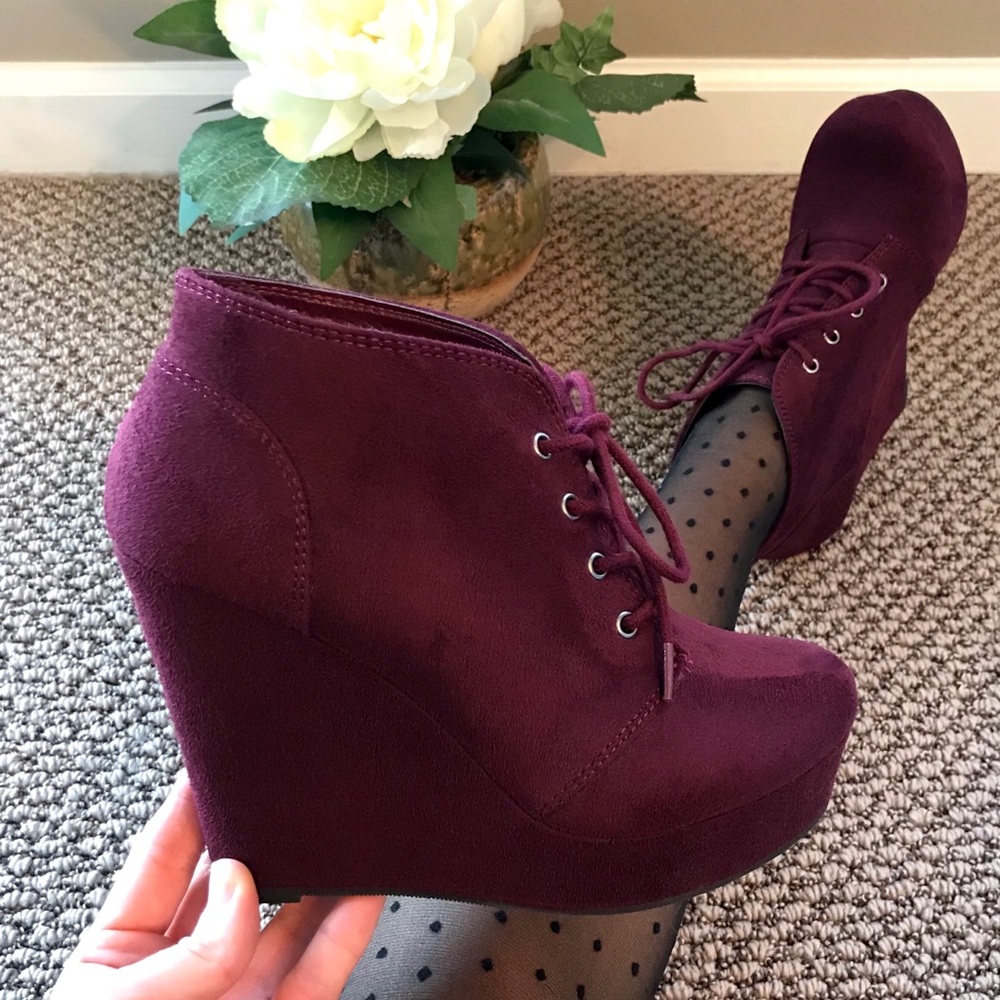 SOLD! 🌸 Burgundy Suede Wedge Booties